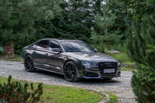 Audi S8