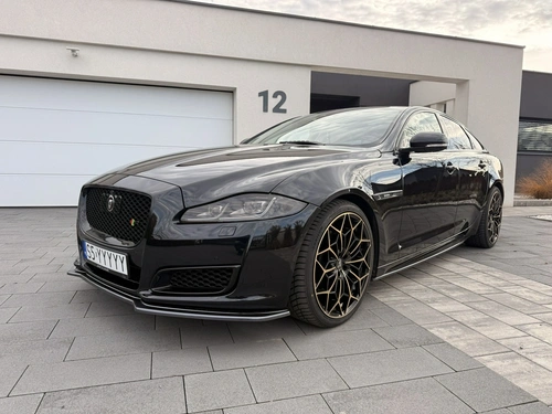 Jaguar XJ