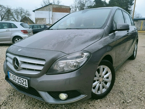 Mercedes B 180
