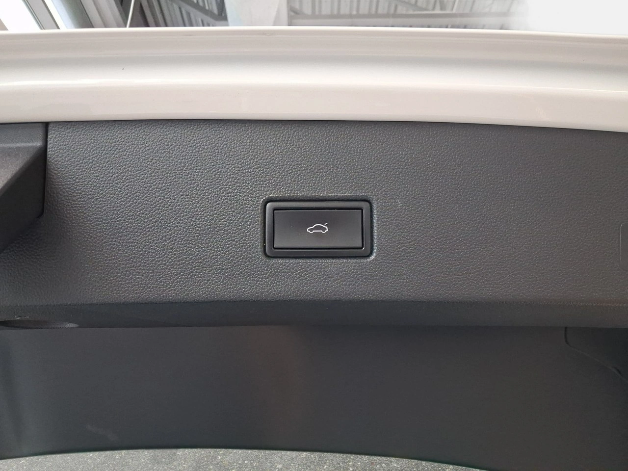 Volkswagen T-Roc - Zdjęcie 12