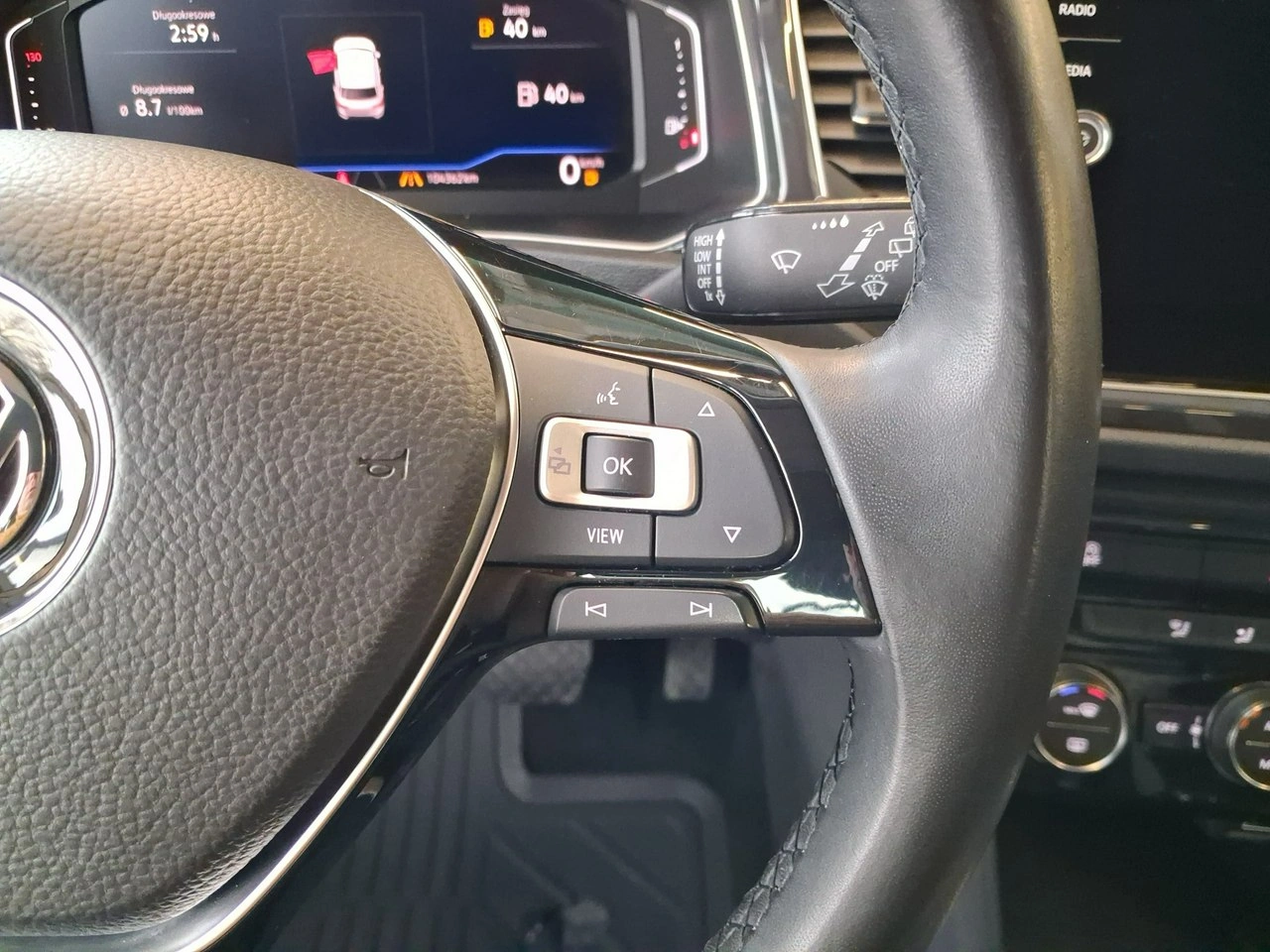 Volkswagen T-Roc - Zdjęcie 16