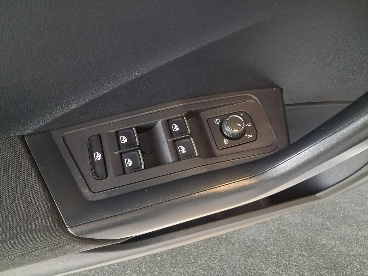 Volkswagen T-Roc - Zdjęcie 22