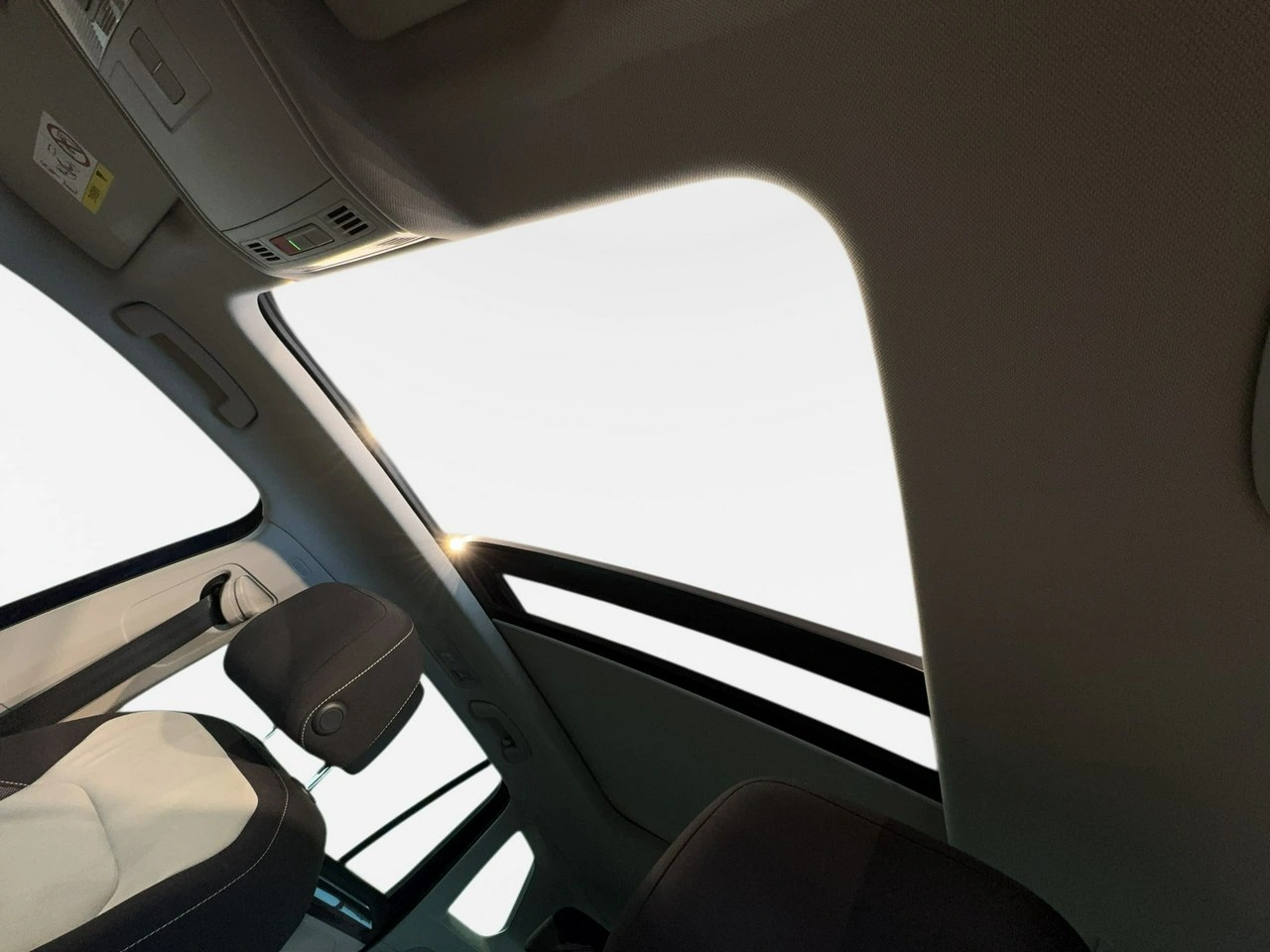 Volkswagen Tiguan - Zdjęcie 12