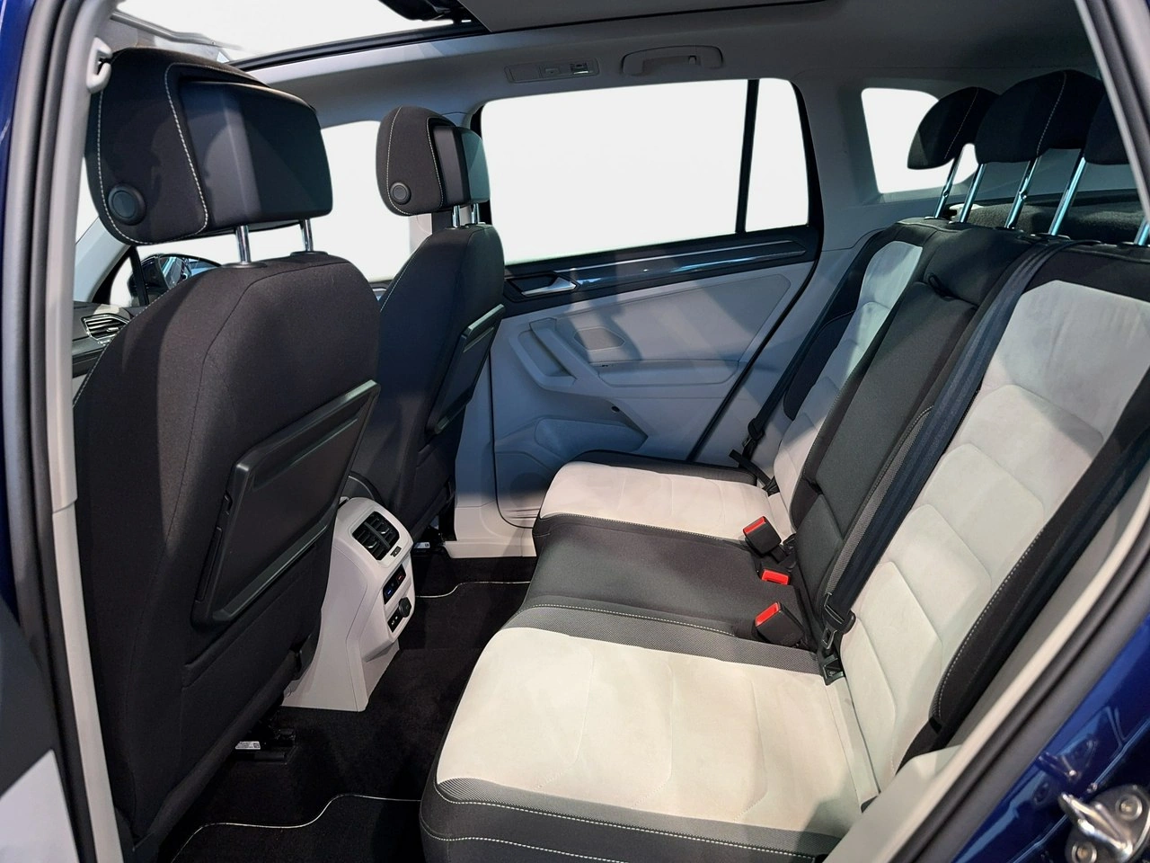 Volkswagen Tiguan - Zdjęcie 13