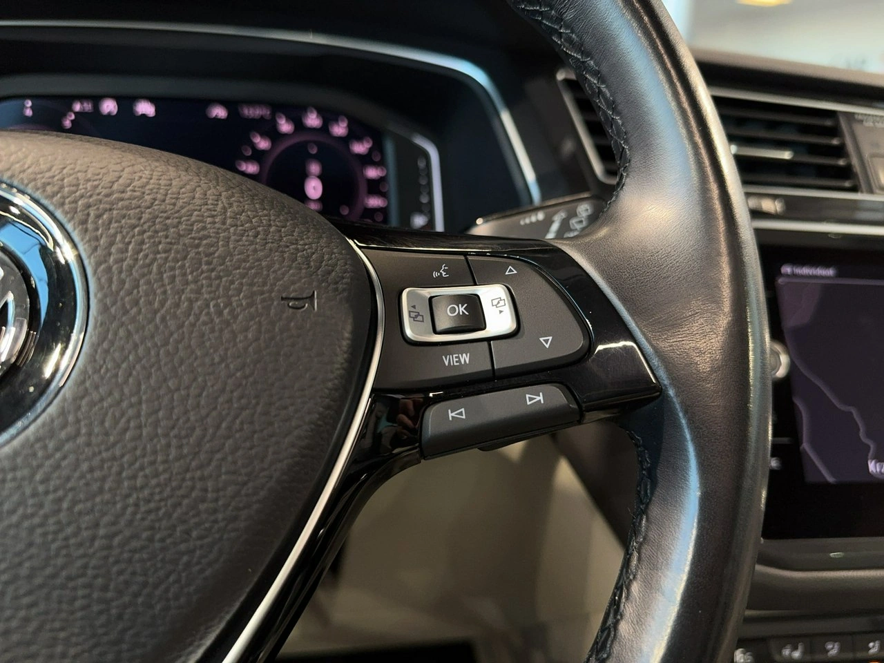 Volkswagen Tiguan - Zdjęcie 21