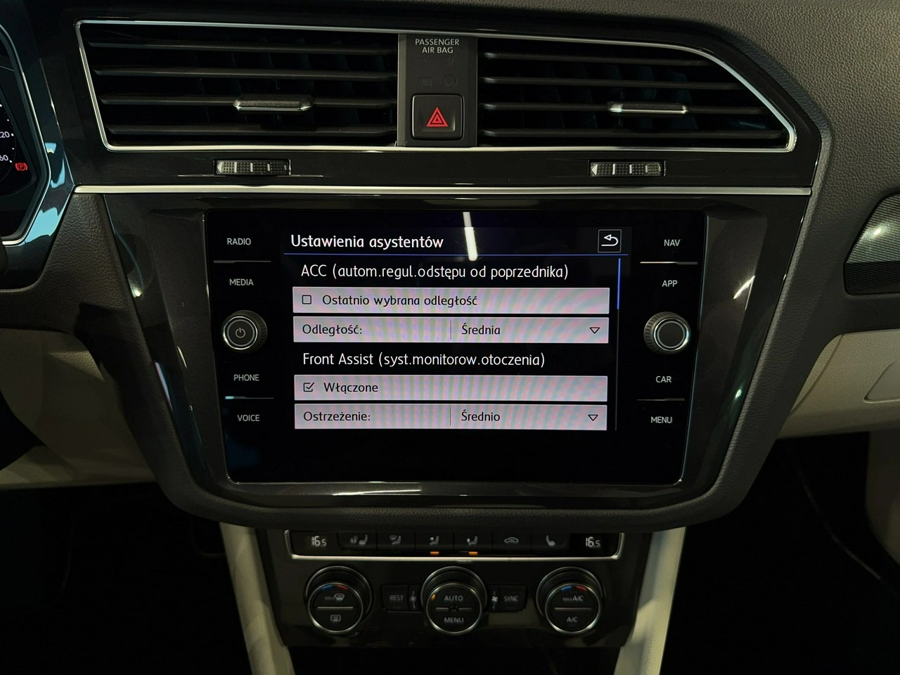 Volkswagen Tiguan - Zdjęcie 26