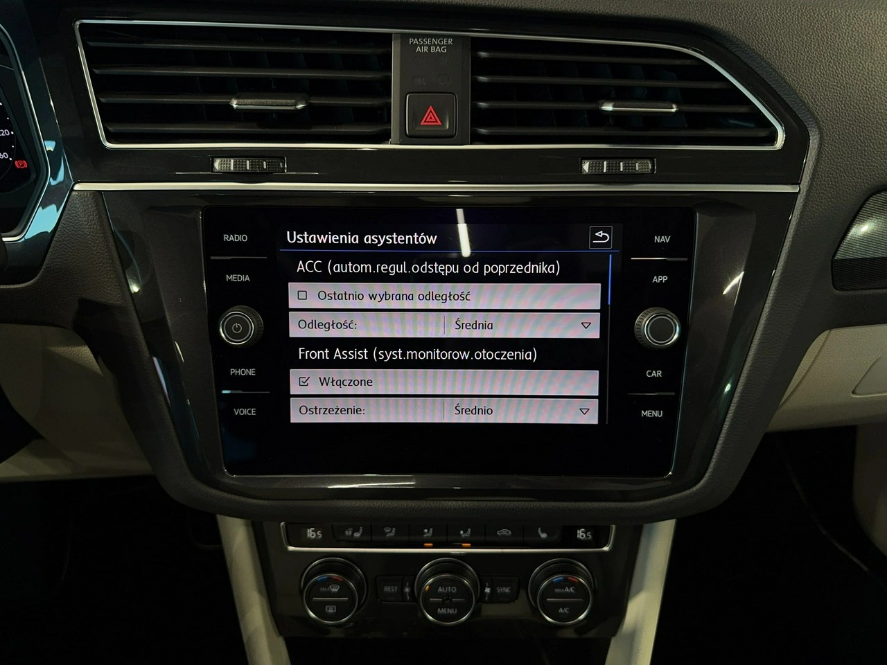 Volkswagen Tiguan - Zdjęcie 26