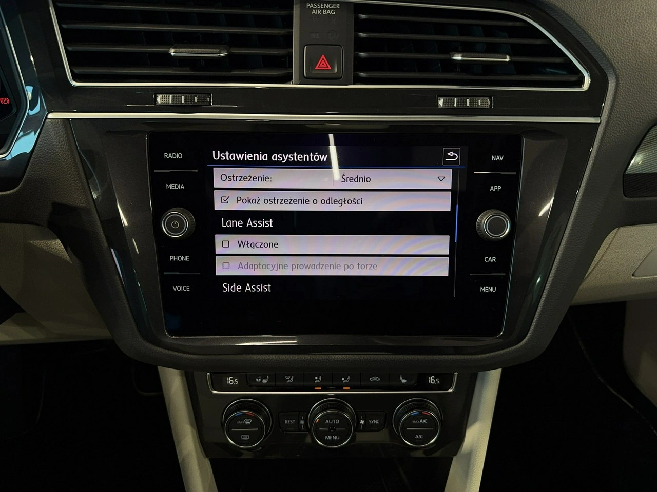 Volkswagen Tiguan - Zdjęcie 27