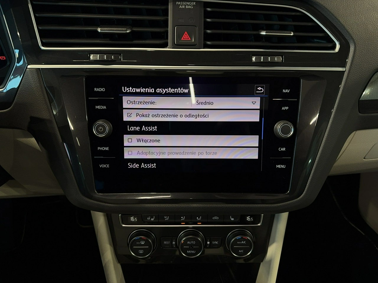 Volkswagen Tiguan - Zdjęcie 27