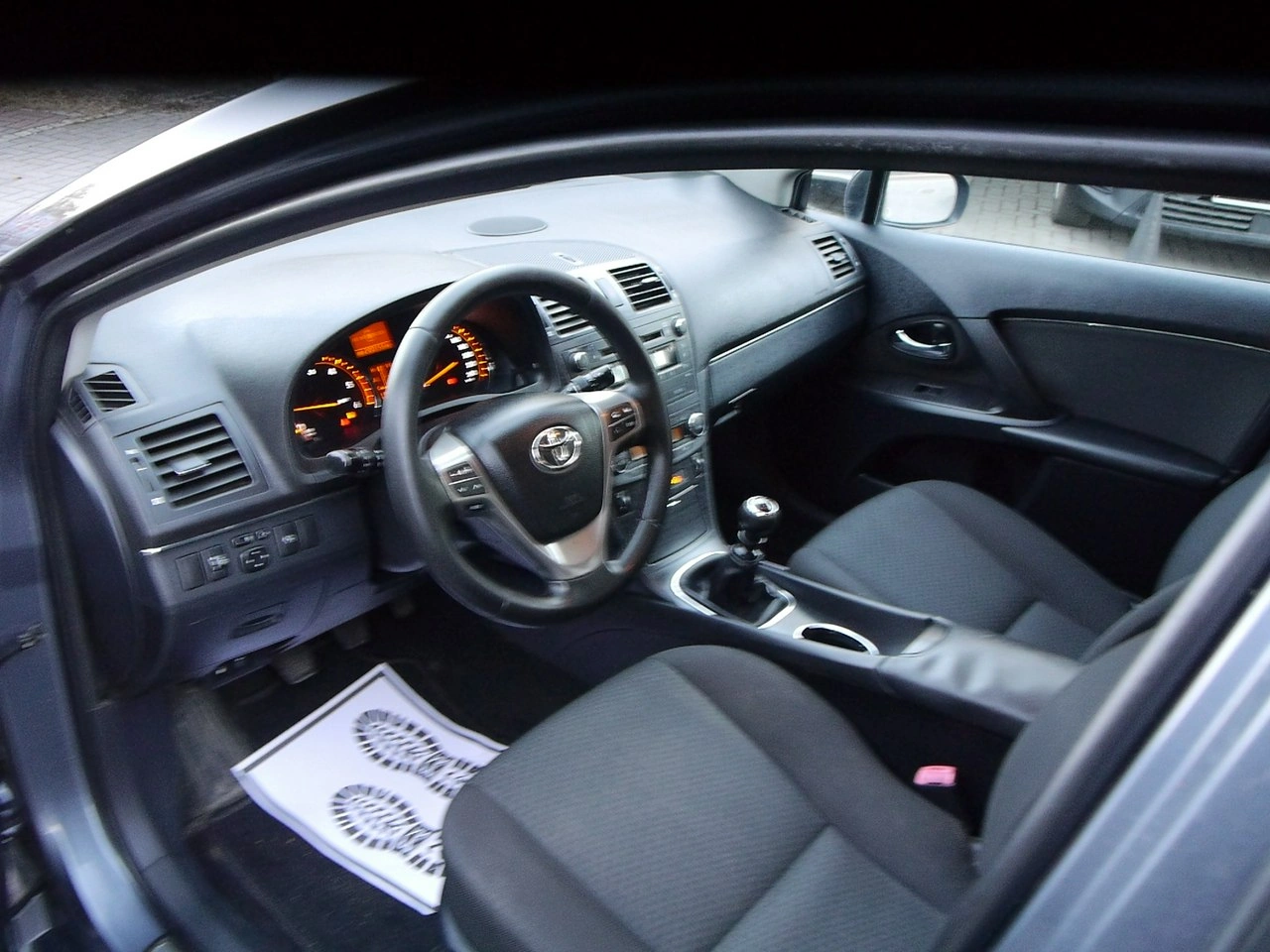 Toyota Avensis - Zdjęcie 16