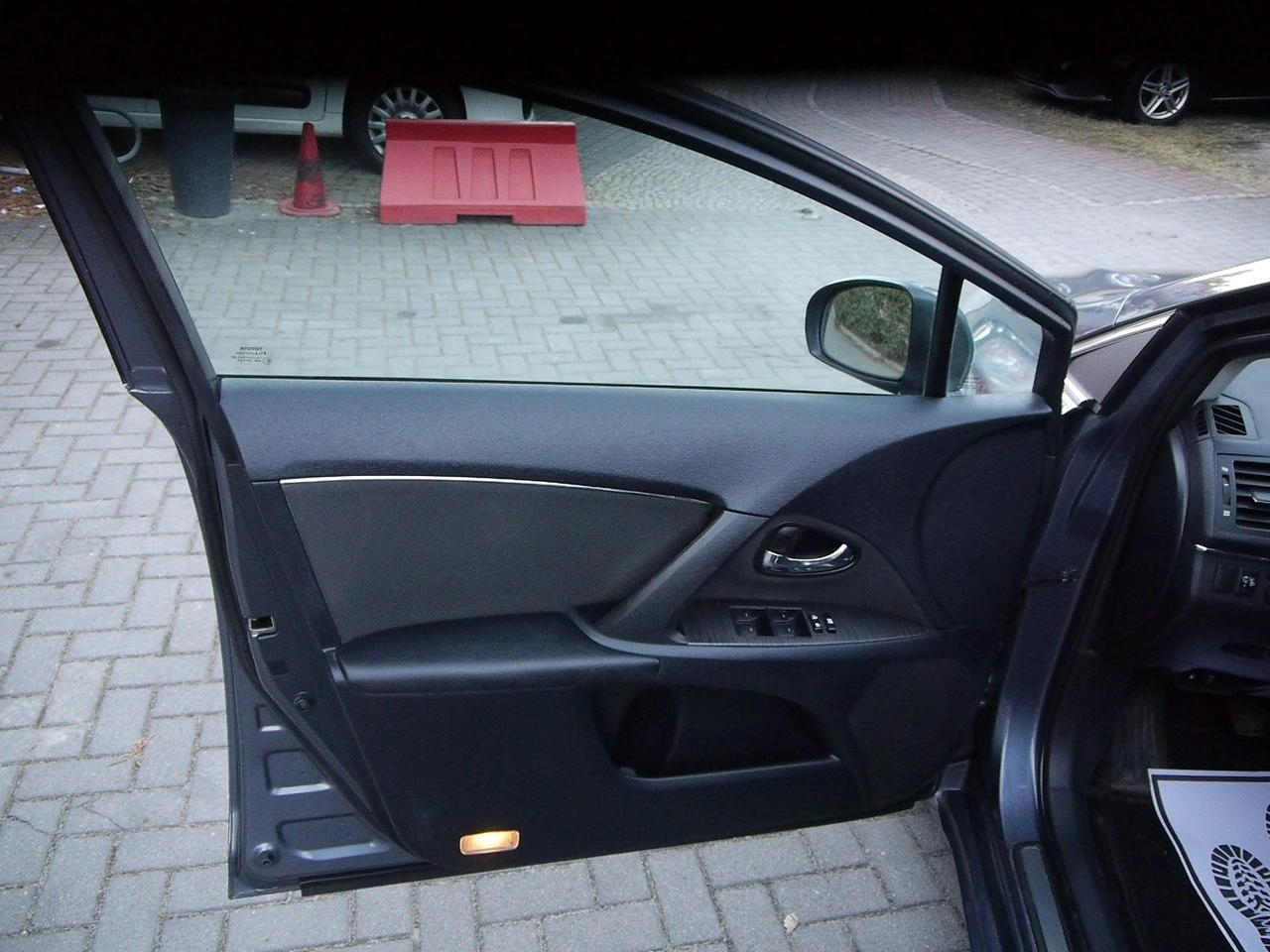 Toyota Avensis - Zdjęcie 17