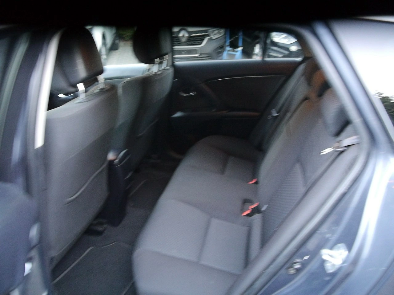 Toyota Avensis - Zdjęcie 21