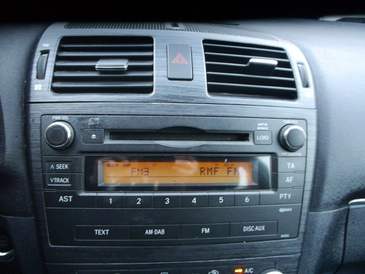 Toyota Avensis - Zdjęcie 30