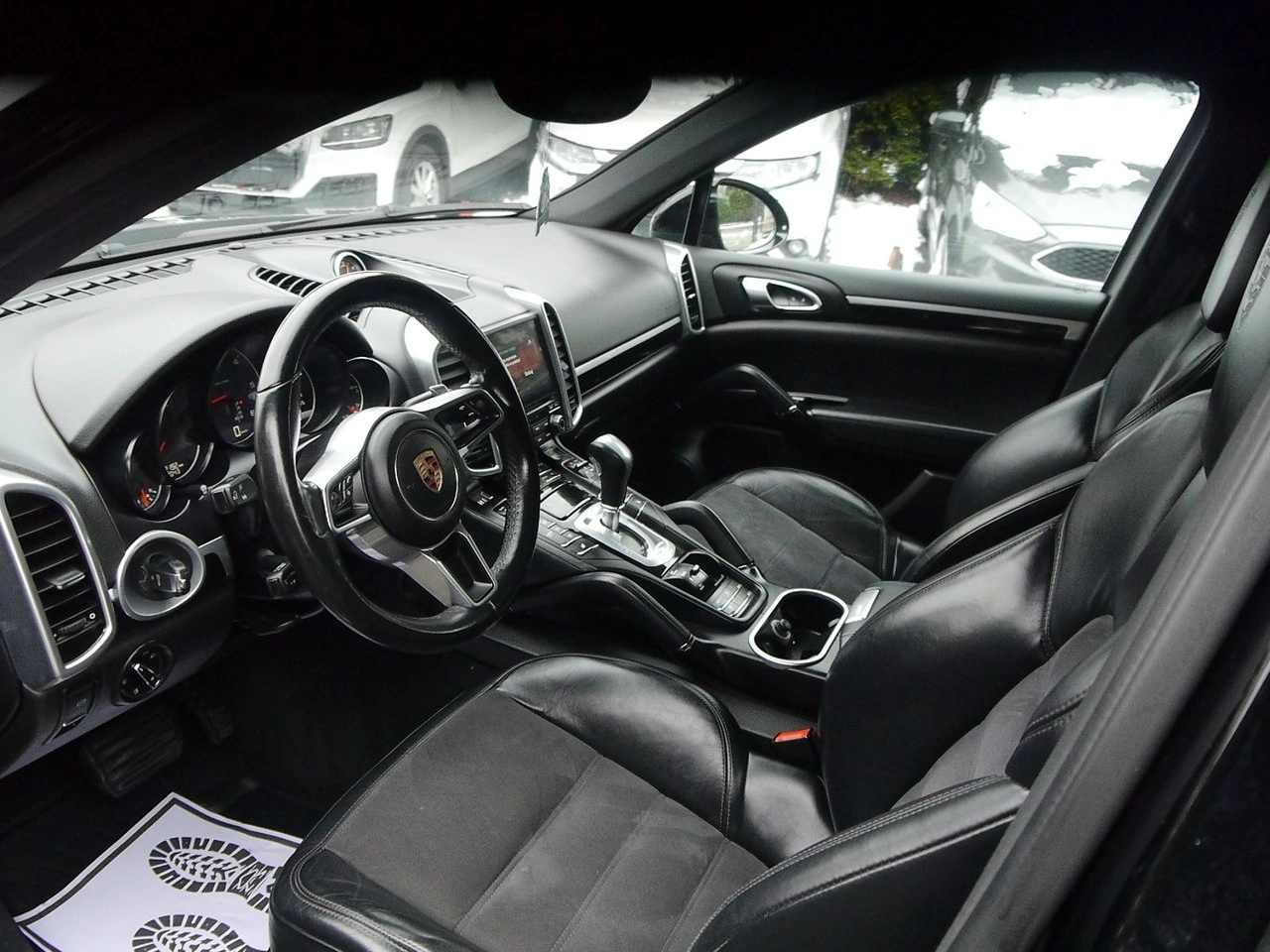 Porsche Cayenne - Zdjęcie 25