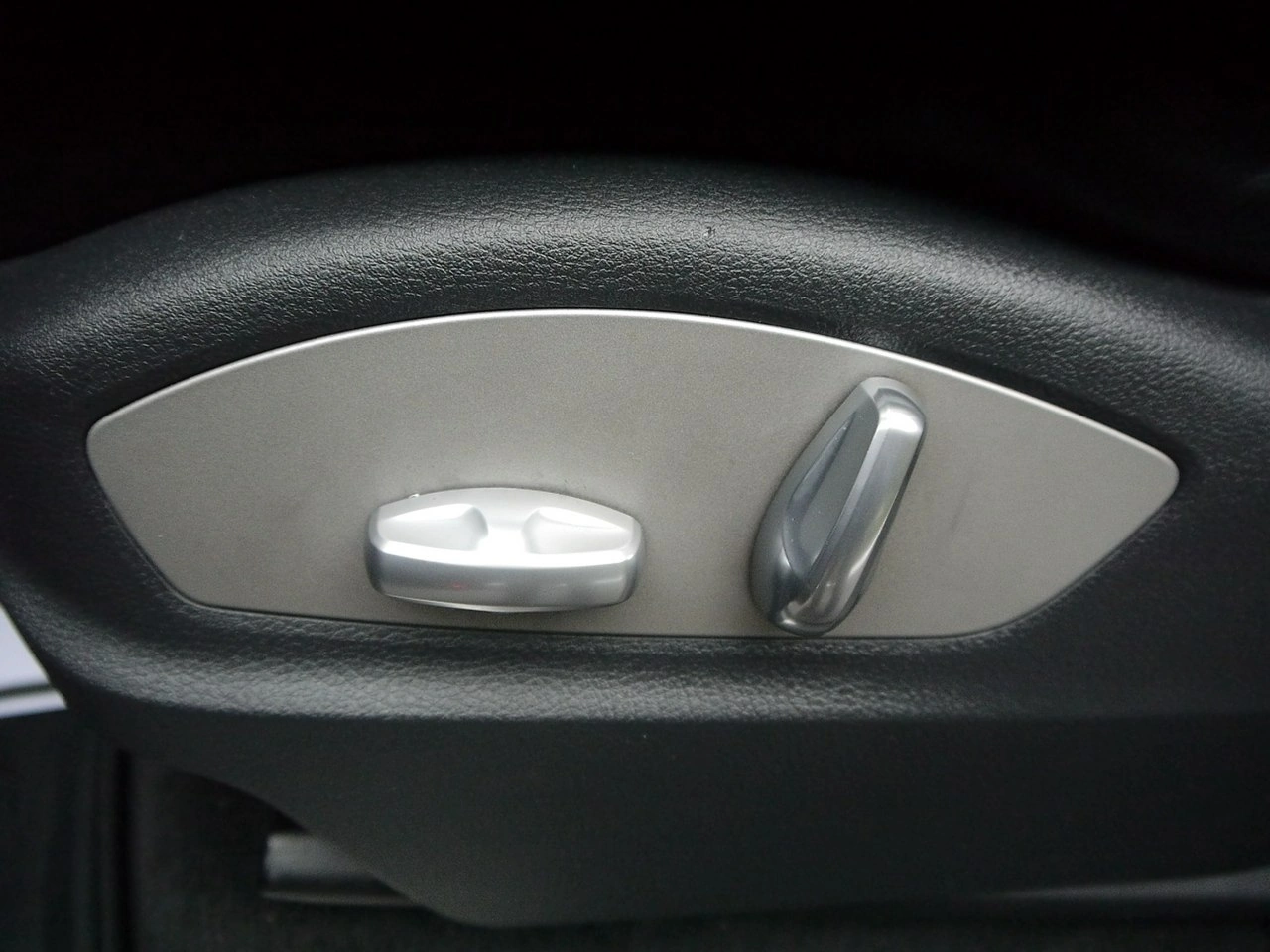 Porsche Cayenne - Zdjęcie 28