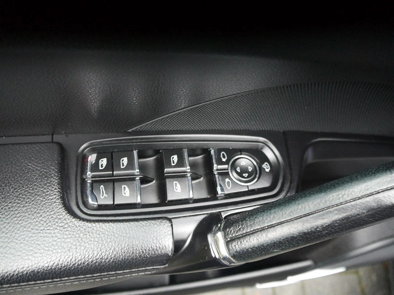 Porsche Cayenne - Zdjęcie 36