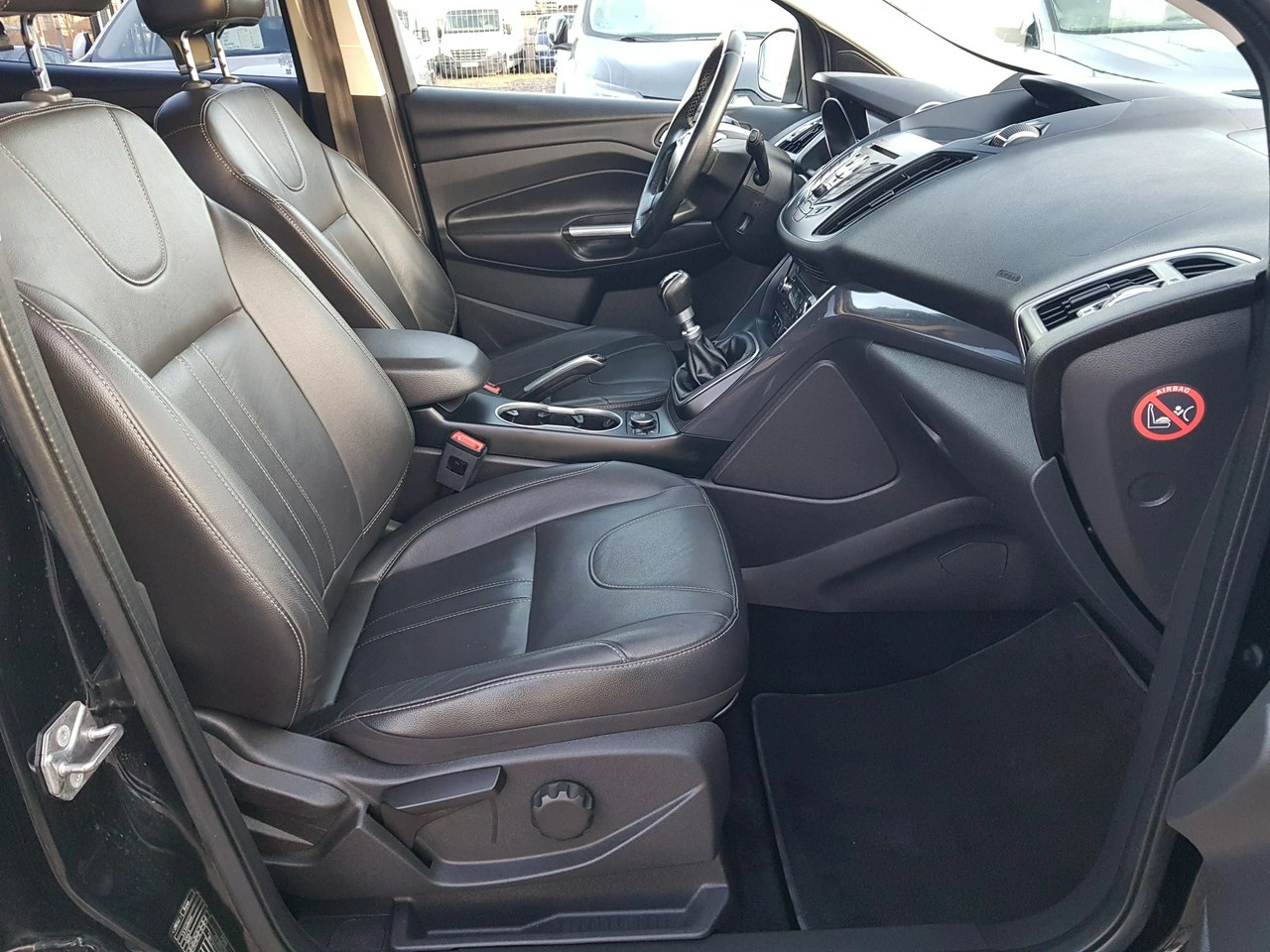 Ford Kuga - Zdjęcie 16