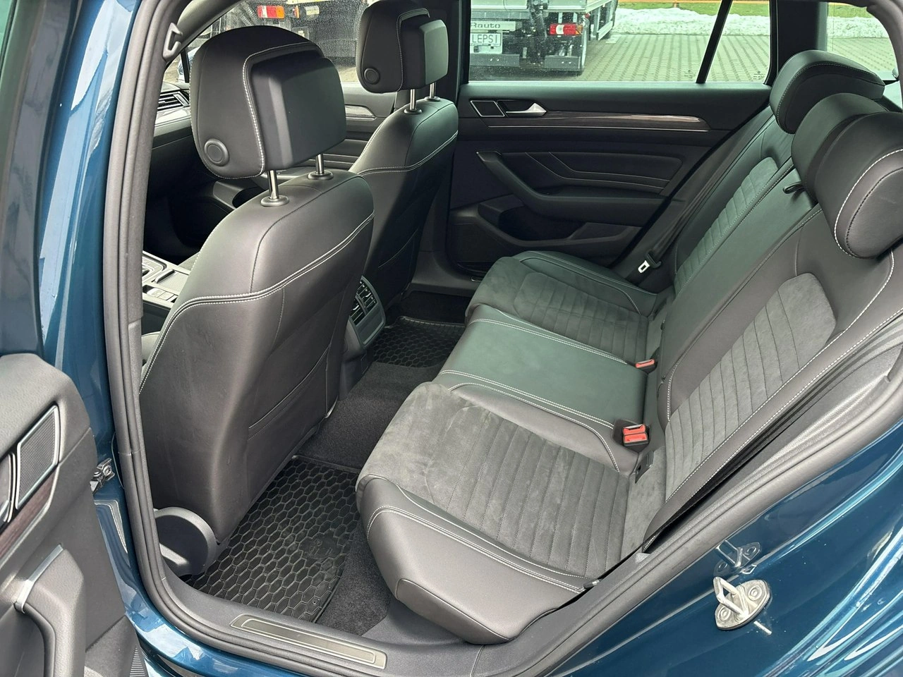 Volkswagen Passat - Zdjęcie 11