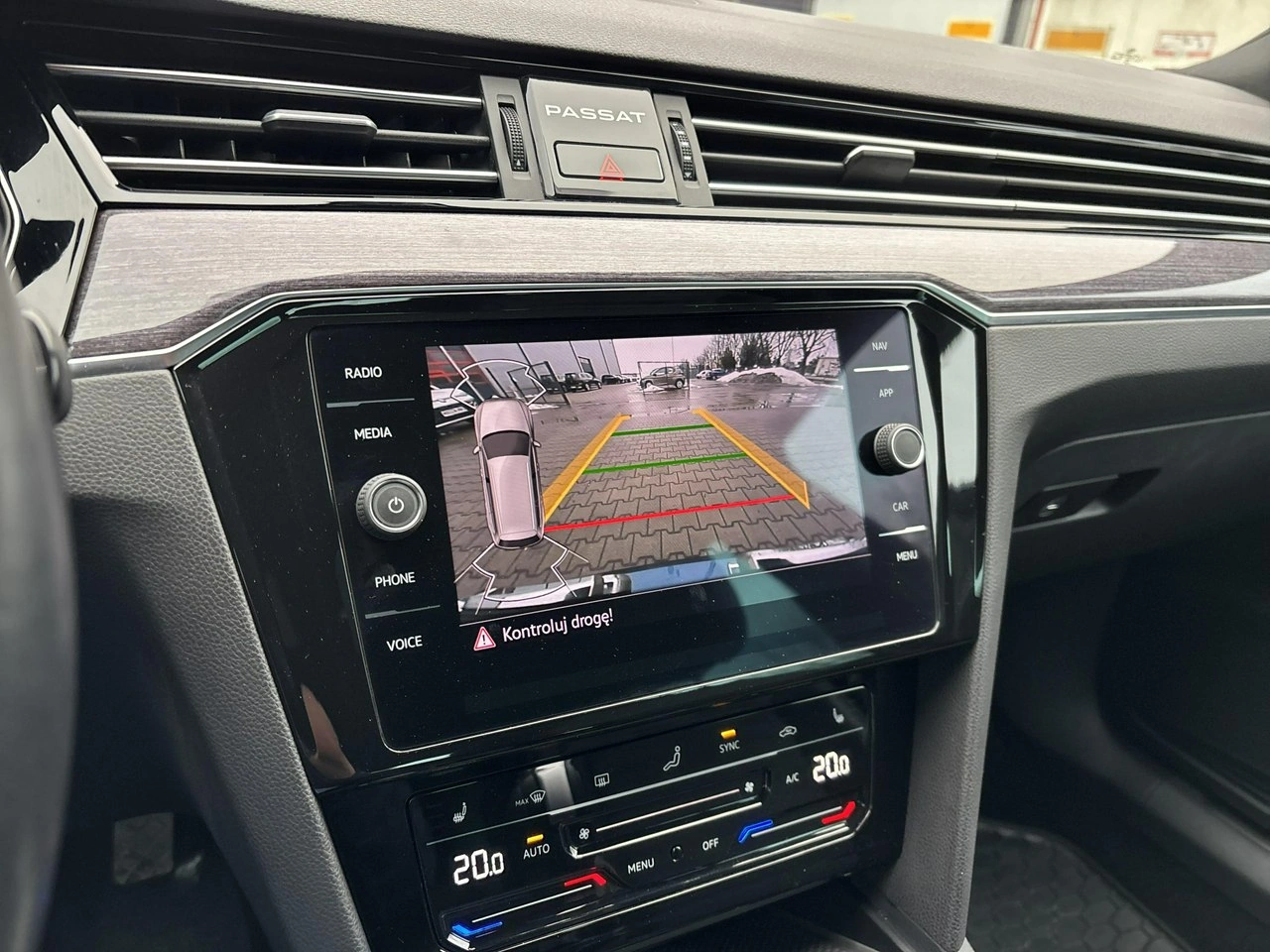 Volkswagen Passat - Zdjęcie 19