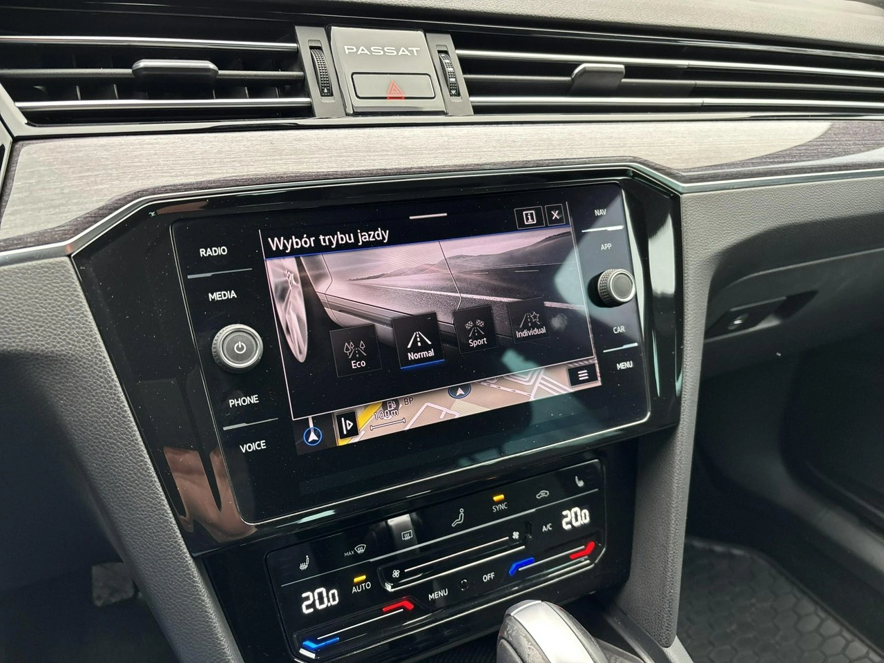 Volkswagen Passat - Zdjęcie 20