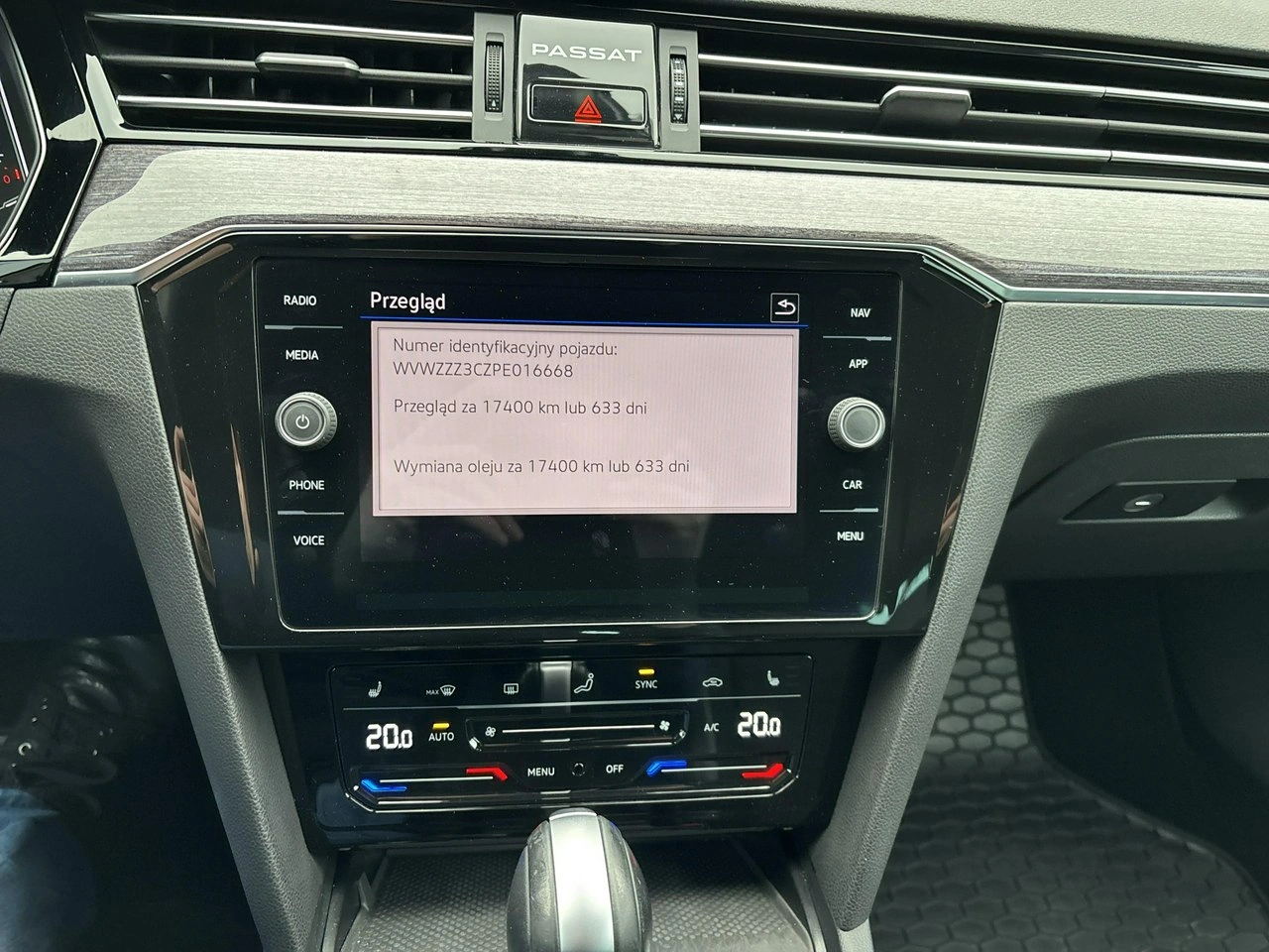 Volkswagen Passat - Zdjęcie 22