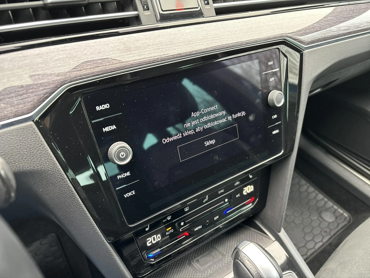 Volkswagen Passat - Zdjęcie 24