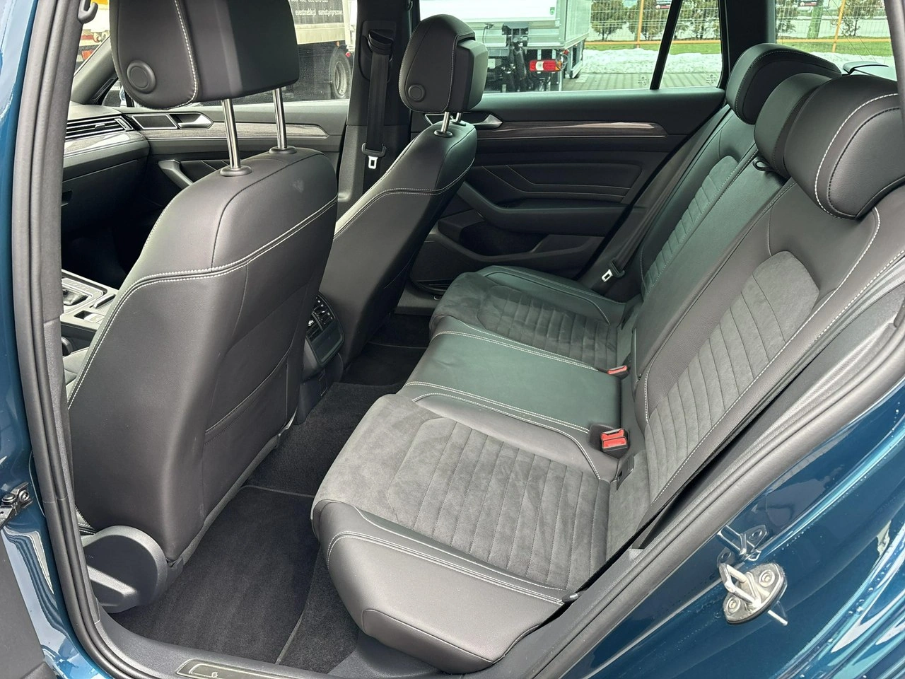 Volkswagen Passat - Zdjęcie 11