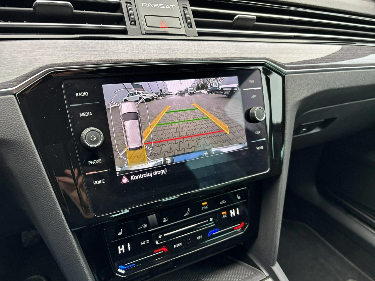 Volkswagen Passat - Zdjęcie 21