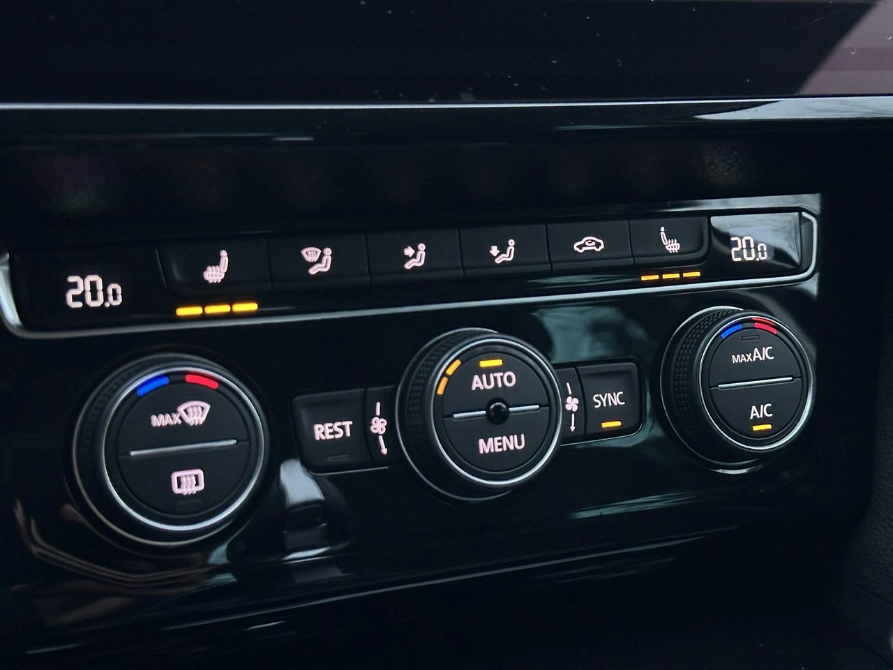 Volkswagen Passat - Zdjęcie 45