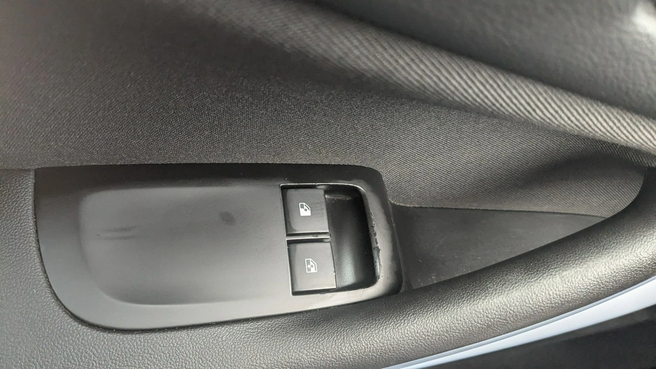 Opel Zafira - Zdjęcie 25