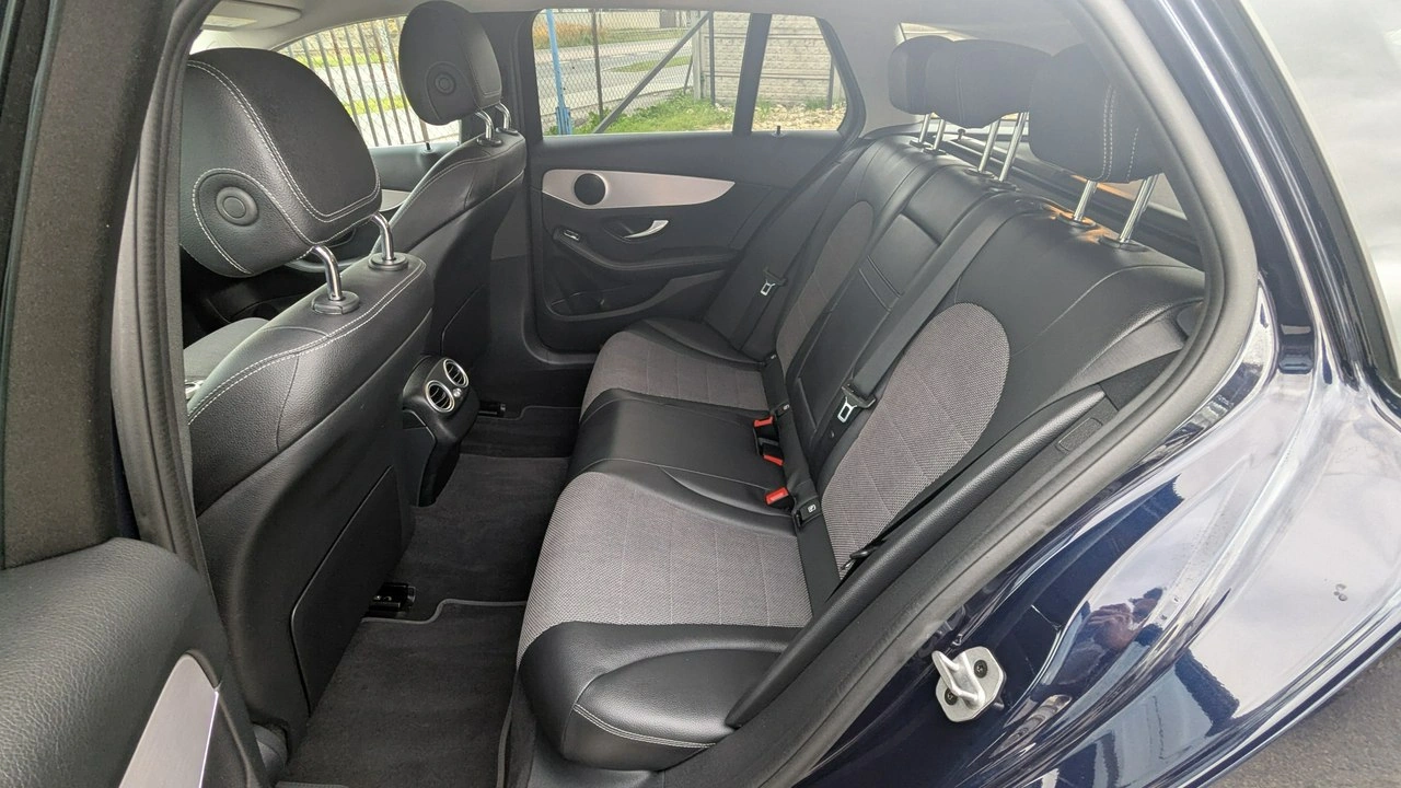 Mercedes C 300 - Zdjęcie 12