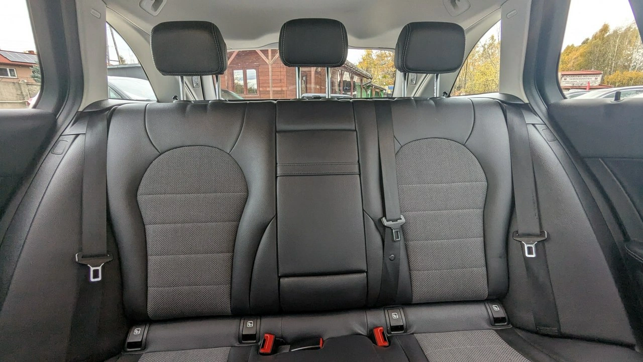 Mercedes C 300 - Zdjęcie 13