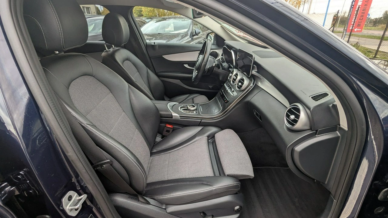 Mercedes C 300 - Zdjęcie 15
