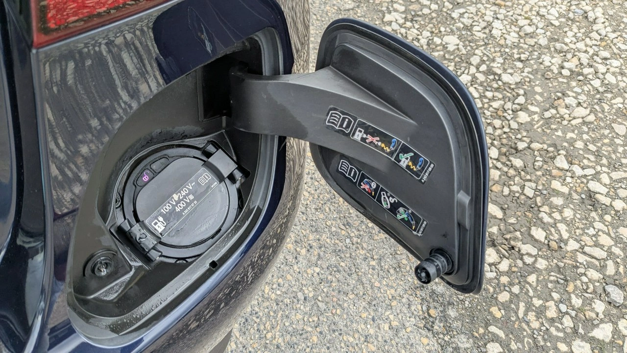 Mercedes C 300 - Zdjęcie 40