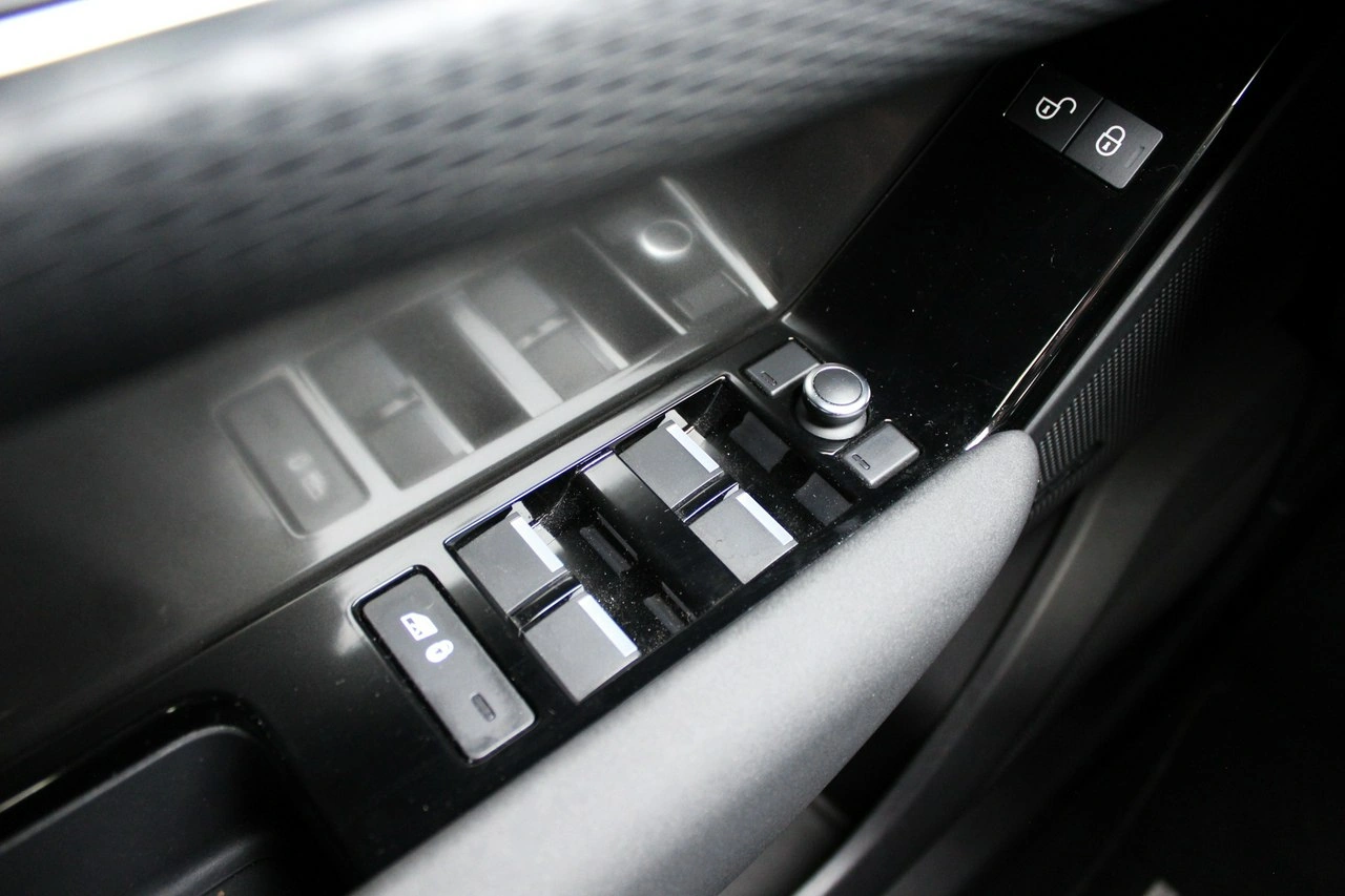 Land Rover Range Rover Velar - Zdjęcie 22