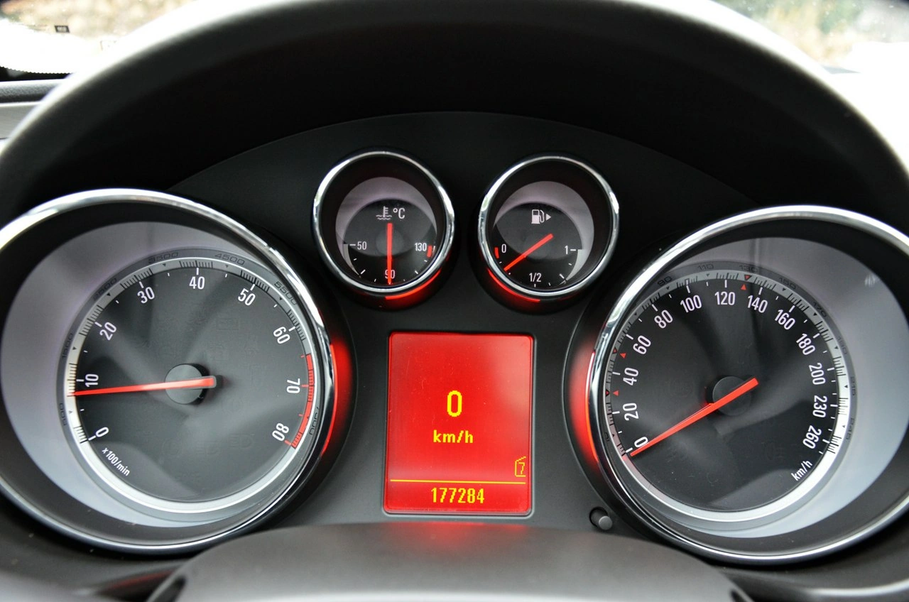 Opel Insignia - Zdjęcie 37