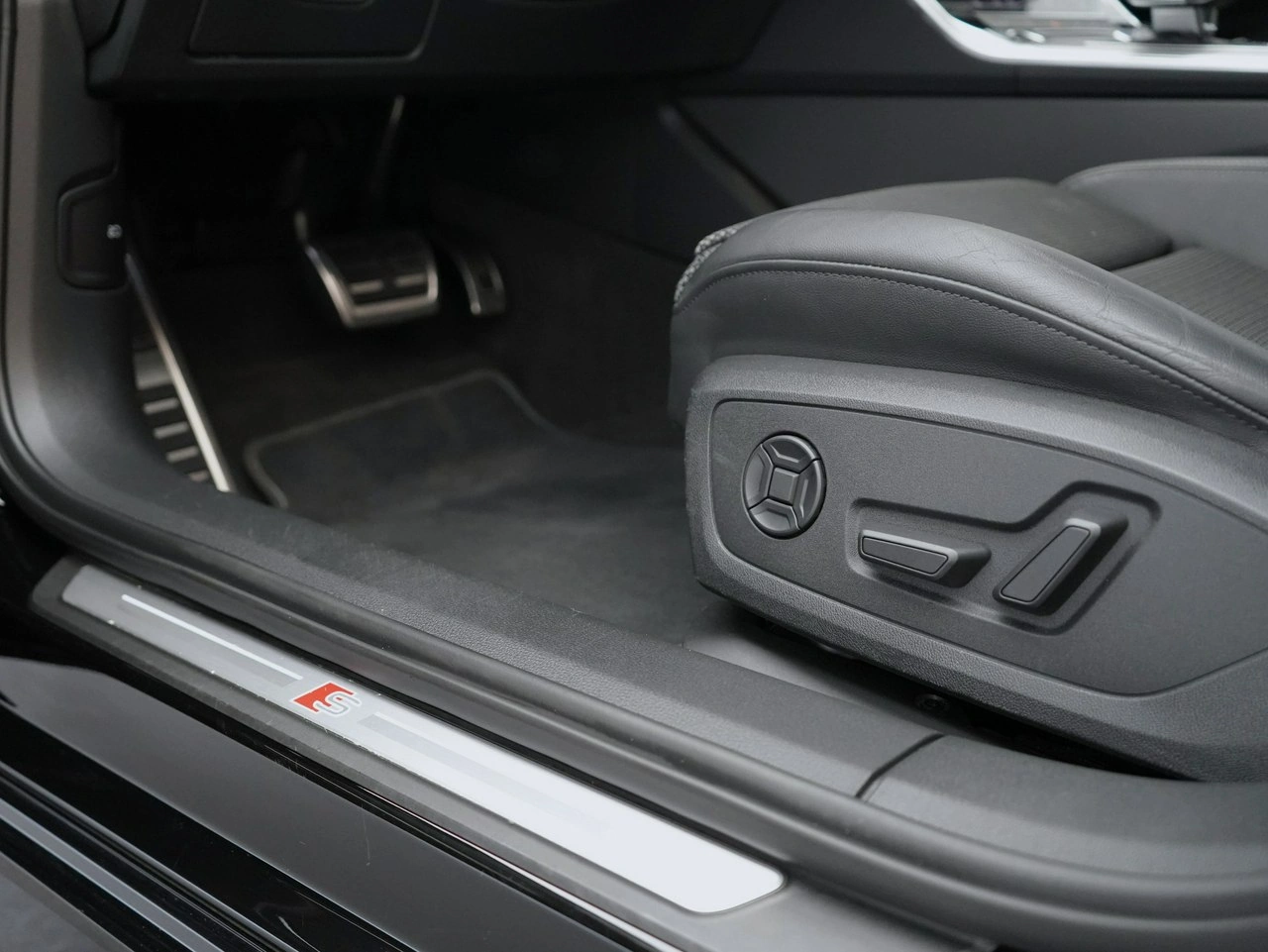 Audi A6 - Zdjęcie 12