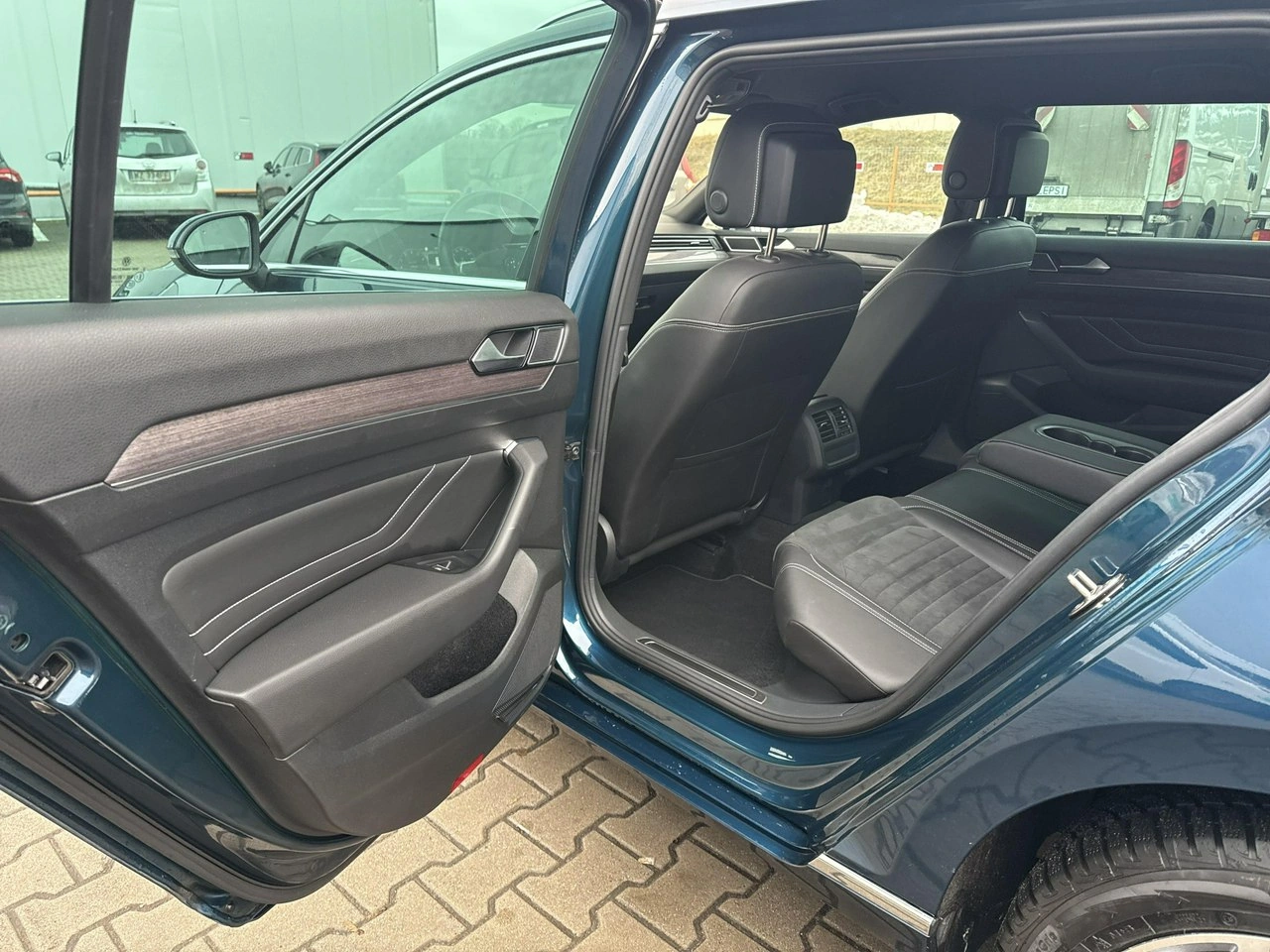 Volkswagen Passat - Zdjęcie 13