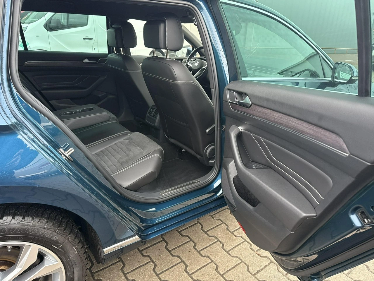 Volkswagen Passat - Zdjęcie 17