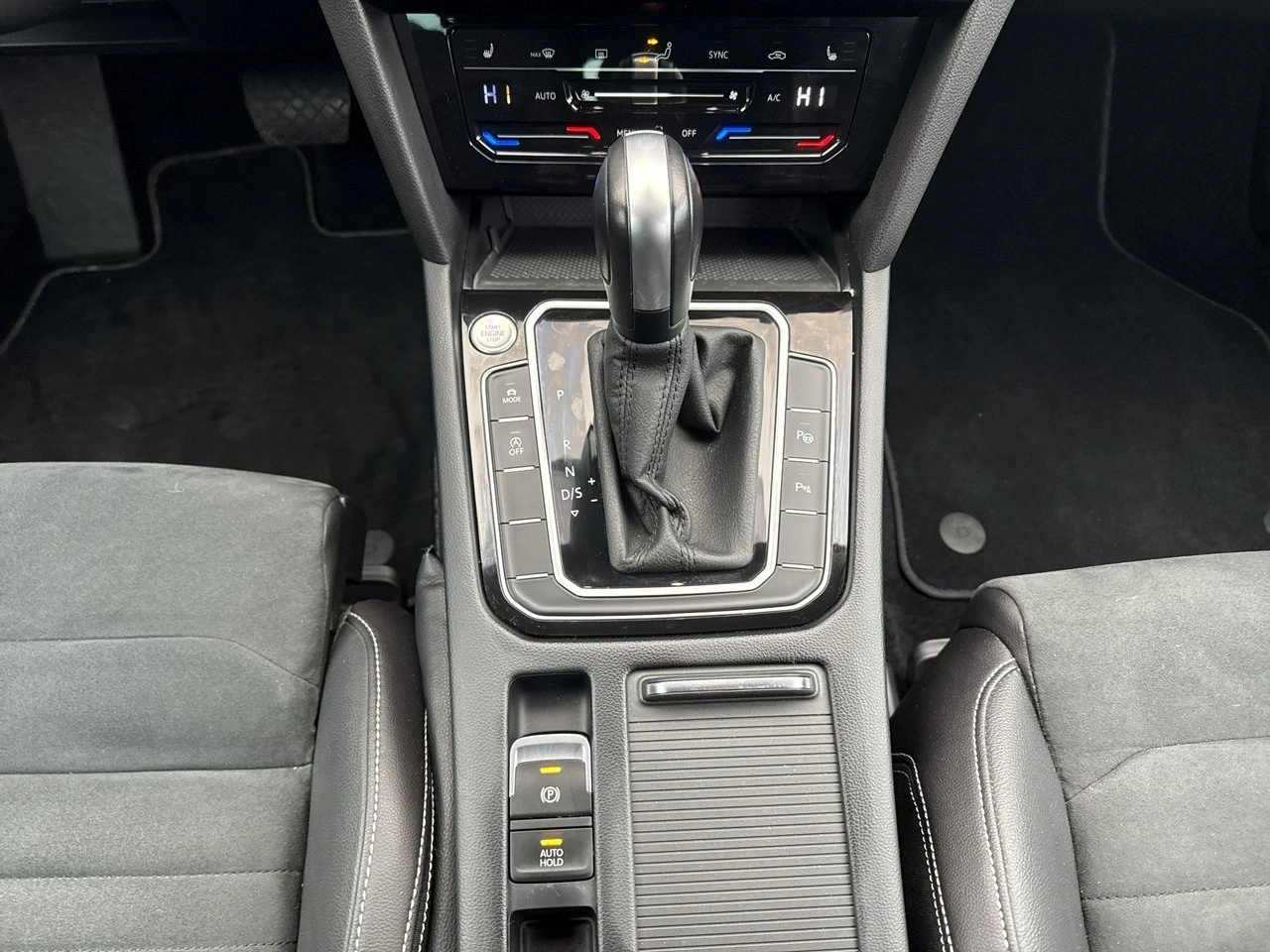 Volkswagen Passat - Zdjęcie 24