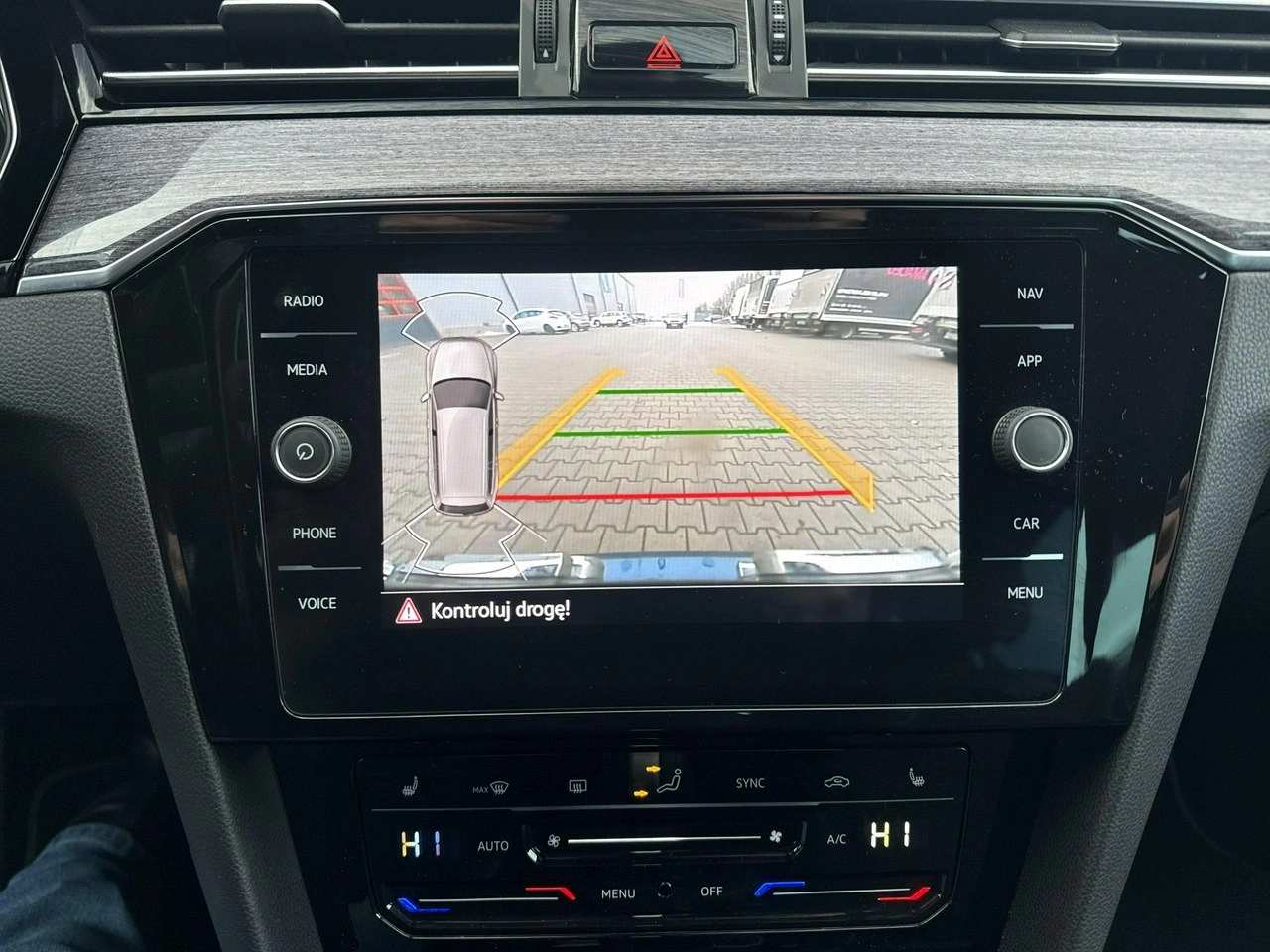 Volkswagen Passat - Zdjęcie 27