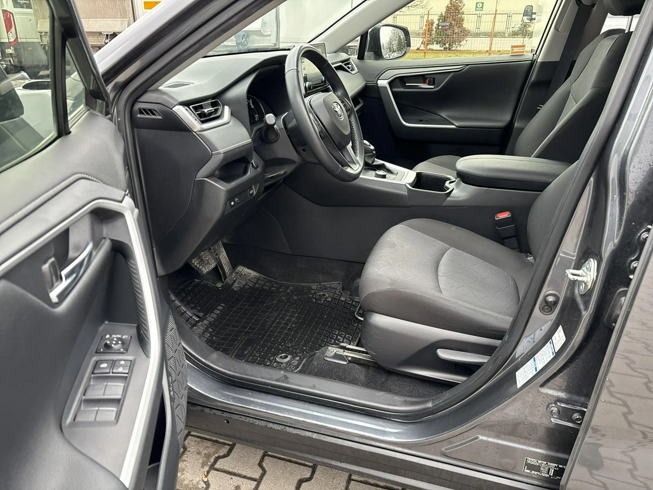 Toyota RAV-4 - Zdjęcie 9