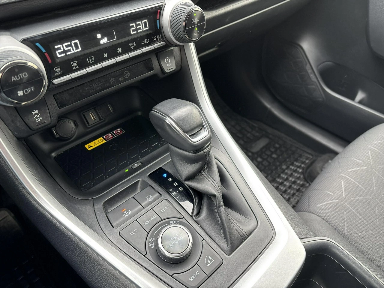 Toyota RAV-4 - Zdjęcie 18