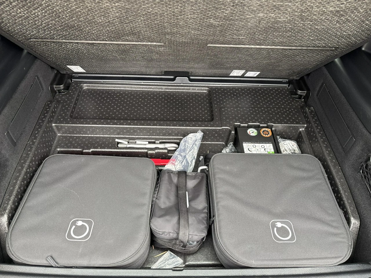 Mercedes EQB - Zdjęcie 14