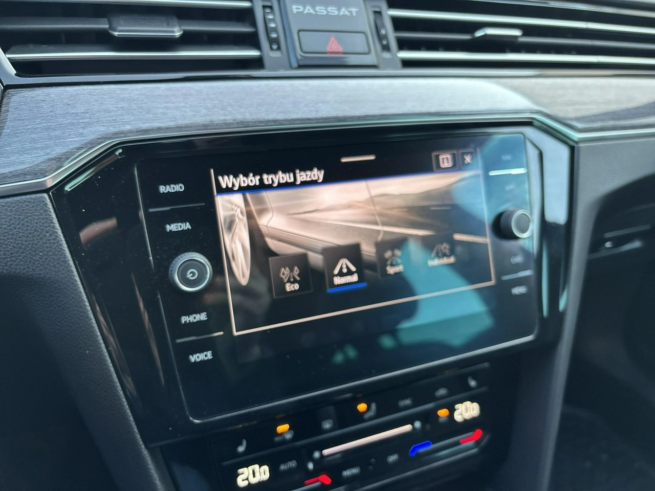Volkswagen Passat - Zdjęcie 20