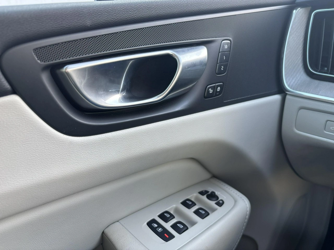 Volvo XC 60 - Zdjęcie 25