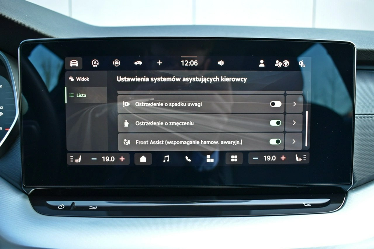 Skoda Octavia - Zdjęcie 21