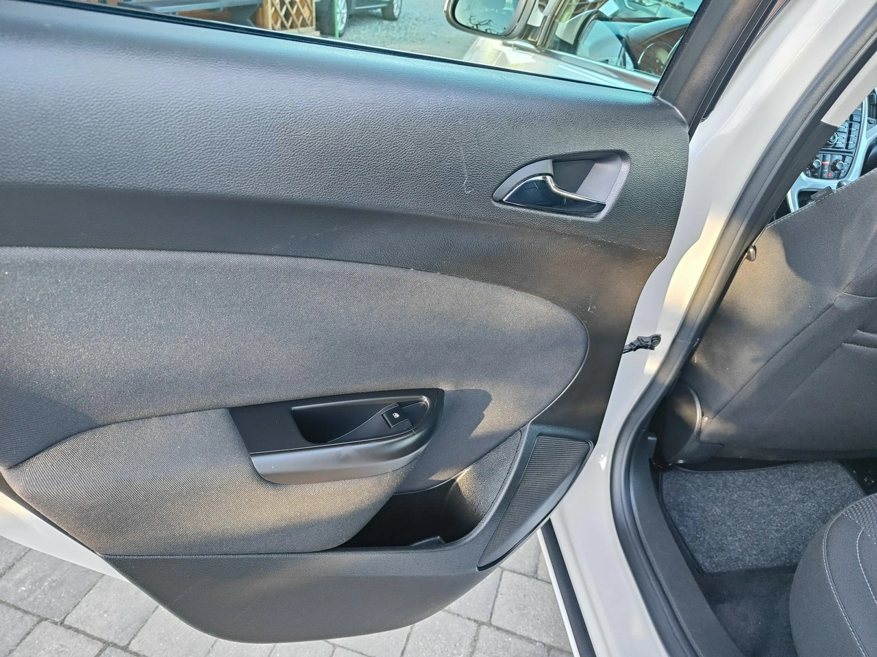 Opel Astra - Zdjęcie 28