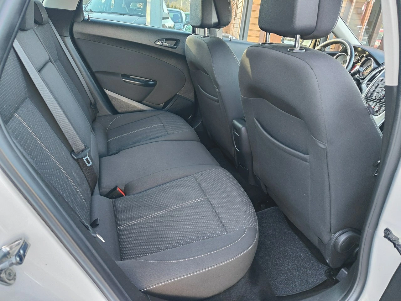 Opel Astra - Zdjęcie 24