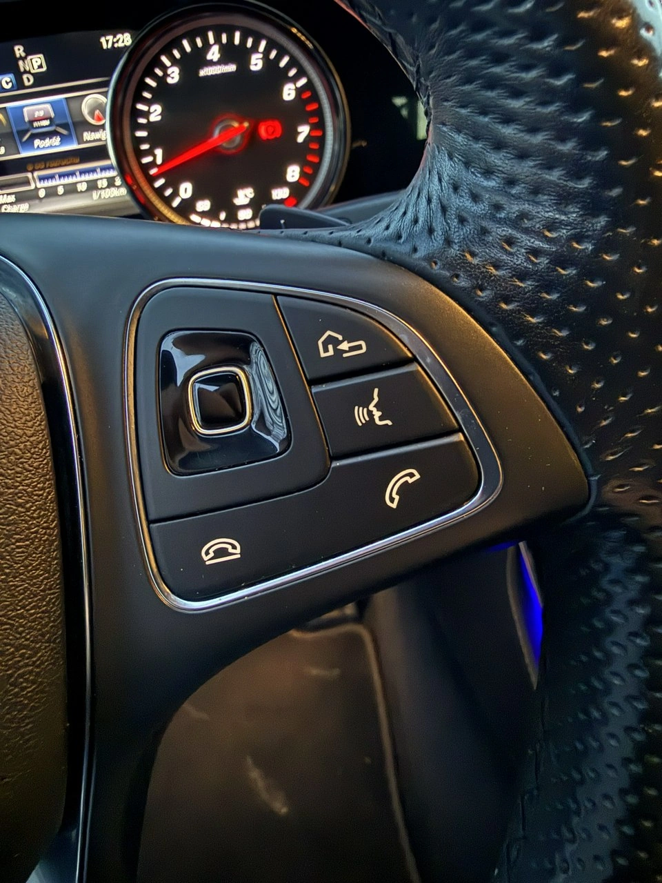 Mercedes E 200 - Zdjęcie 20